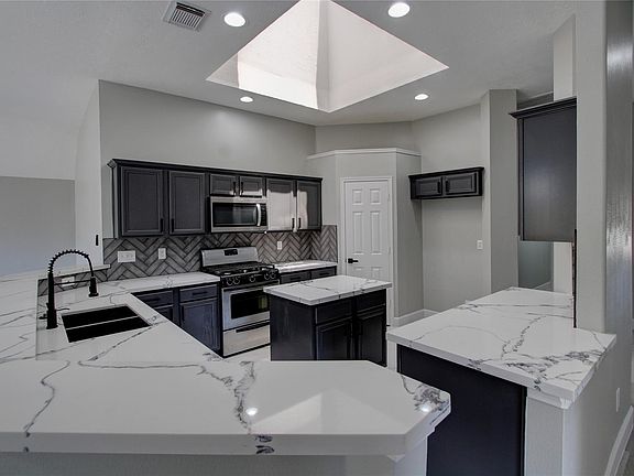 4th image of 17111 Valley Palms Dr