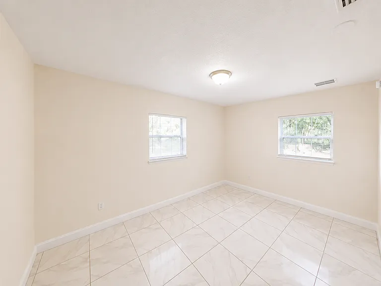 3903-3915 NW Gainesville Rd — Photo 10