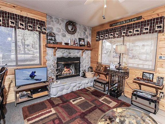 3rd image of 743 Holmes Ln