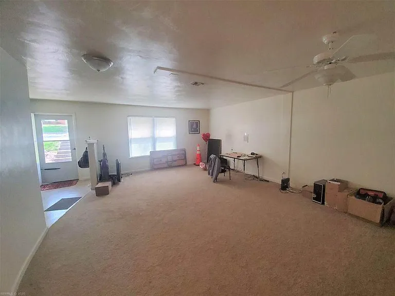 242 Pheasant Run Dr — Photo 3