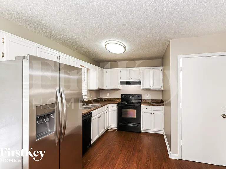 1775 Independence Dr — Photo 7