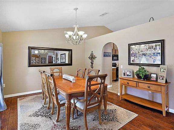 5th image of 1706 Forest Glen Dr