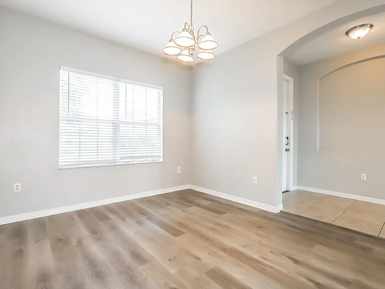 2459 Hamlet Cir — Photo 5