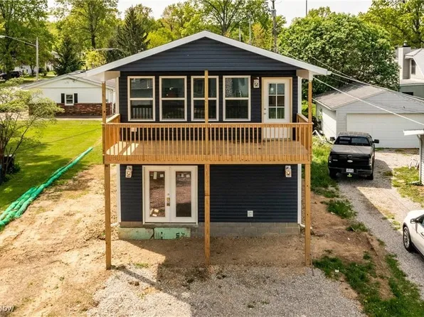 3577 Edgewater Dr, Vermilion, OH 44089