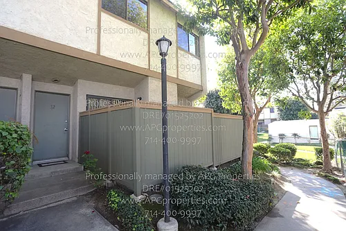 2000 W Palmyra Ave #32 Photo 1