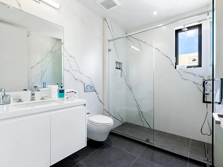 Lumiere at Malcolm - Luxury Homes — Photo 21