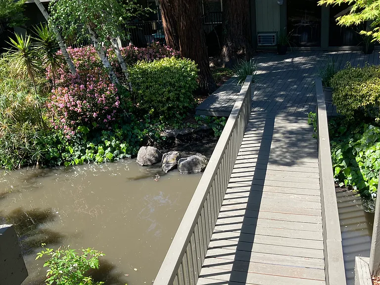 Riverdeck Apartments — Photo 41