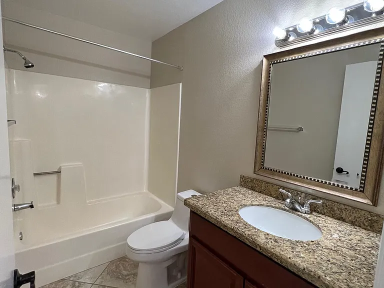 2534 E Villa Theresa Dr — Photo 13