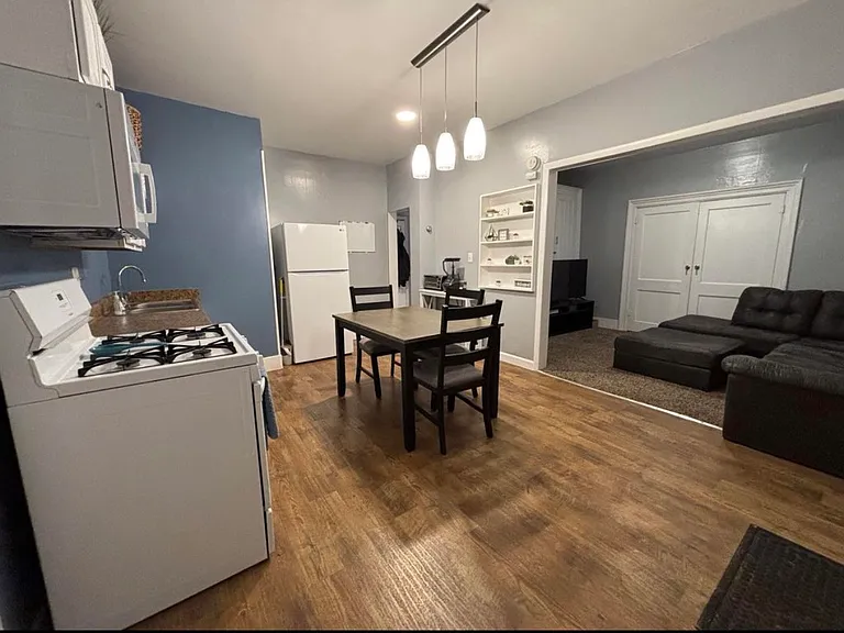 112 S Stewart Ave — Photo 9