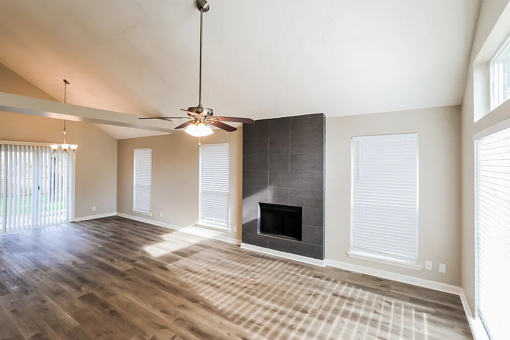 3 bed, 2.0 bath, 1694 sqft, $2,250 — Photo 4