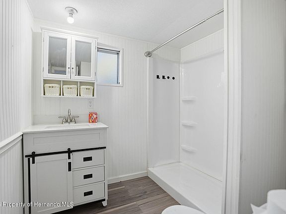 5th image of 9727 Lake Dr