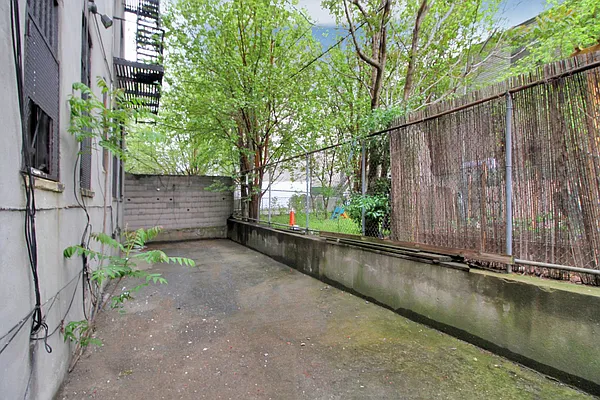 Sold by Douglas Elliman | media 8