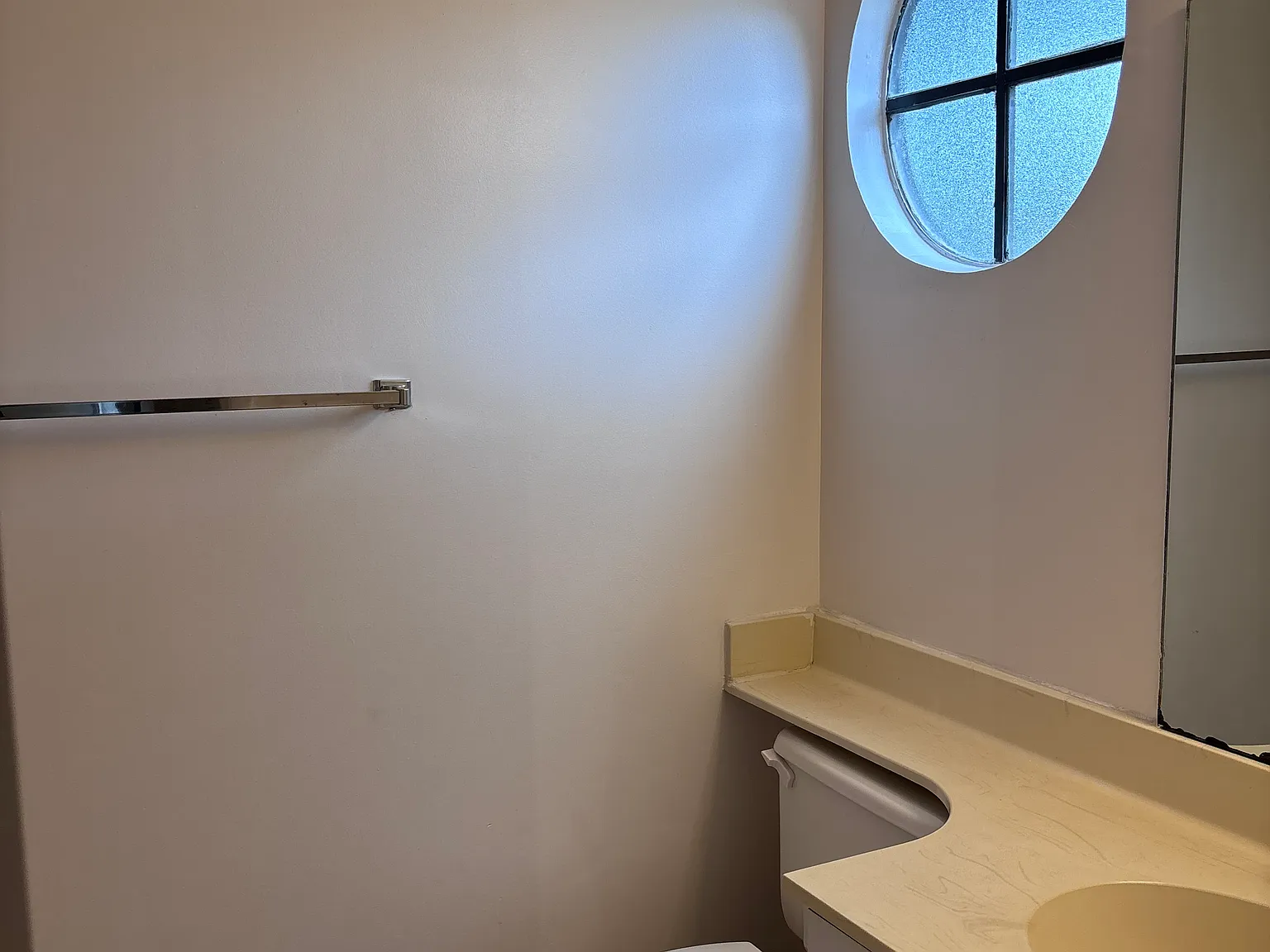 2 bed, 1120 sqft, $1,700 — Photo 4