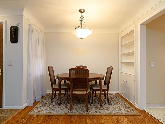 4th image of 37085 Meadow Ln