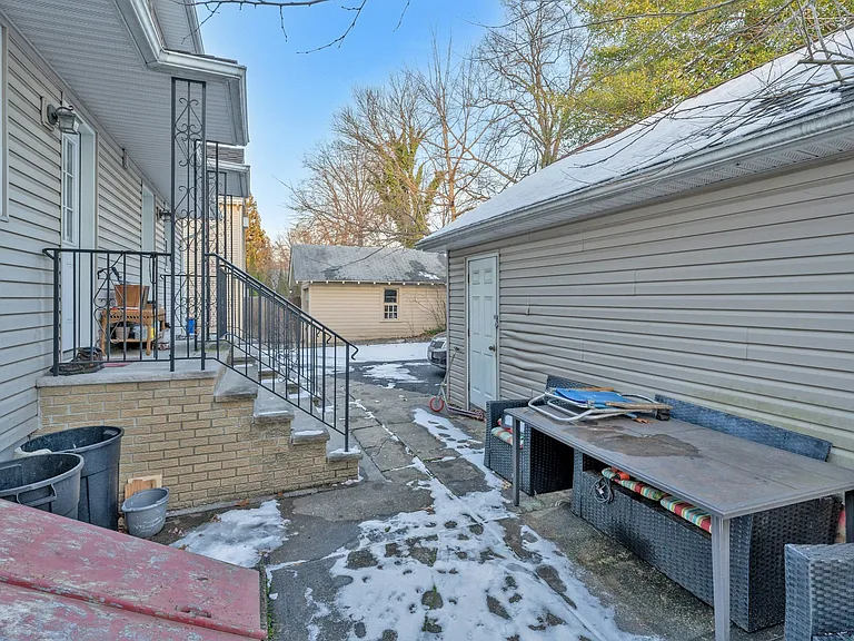 43 Hillcrest Ave #B — Photo 19