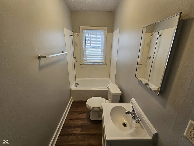 2020 Adams St — Photo 7