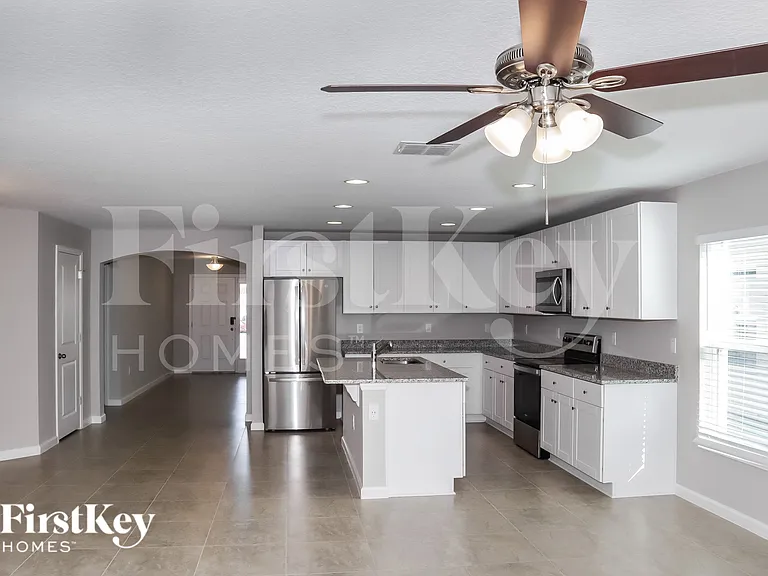 445 Earhart Dr — Photo 8