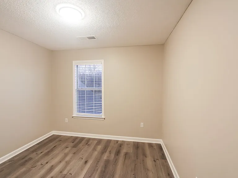 5606 Southbend Ln — Photo 14