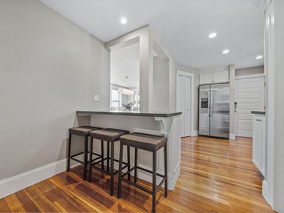 5th image of 63 Greenwood Ave