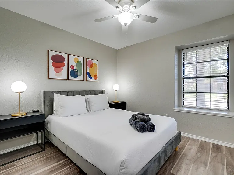 1725 Canterbury Ln — Photo 27
