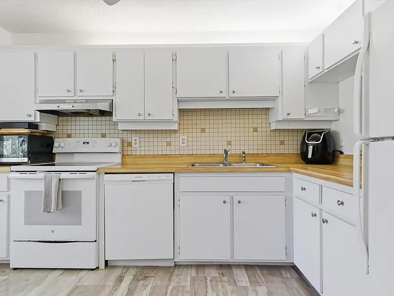 1628 Clower Creek Dr #225 — Photo 7