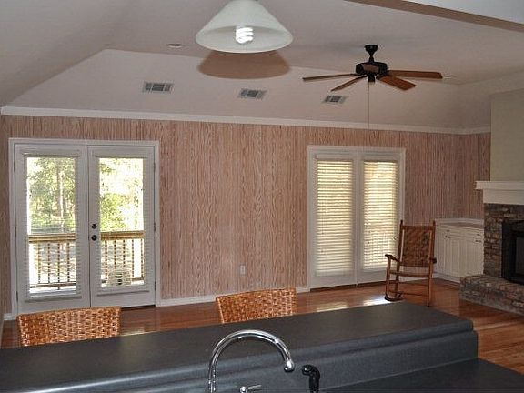 5th image of 13951 Woodland Dr