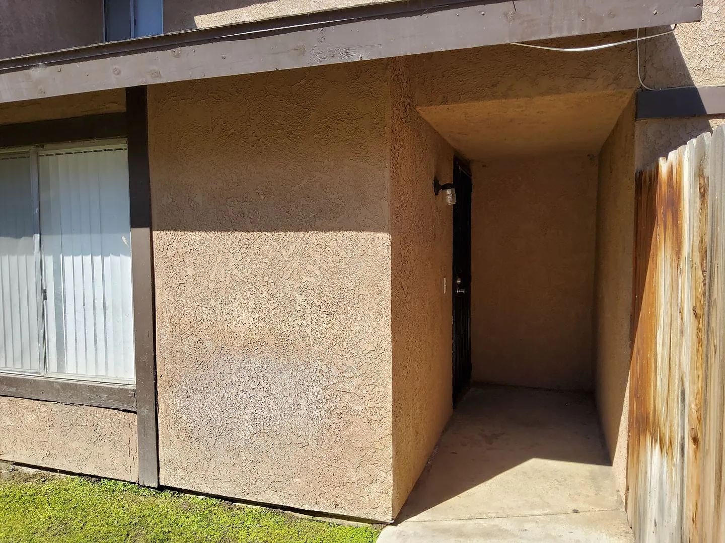 7909 S Laurelglen Blvd — Photo 2
