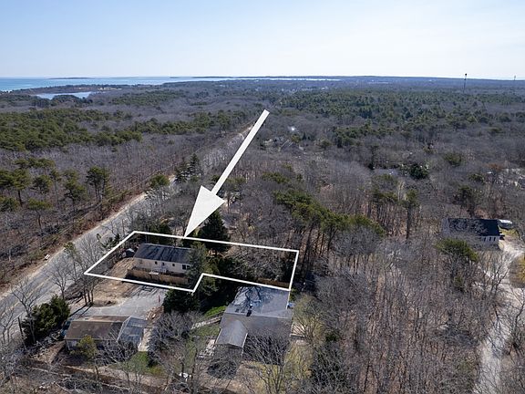 4th image of 400 Edgartown Vineyard Haven Rd