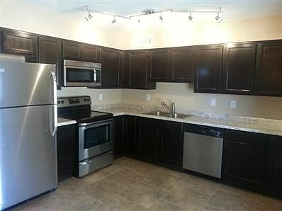 4th image of 589 N Valley Dr