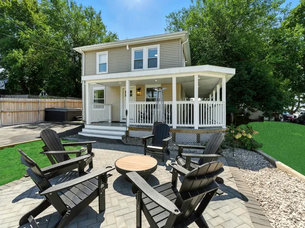 114 Middle St, Riverside, RI 02915