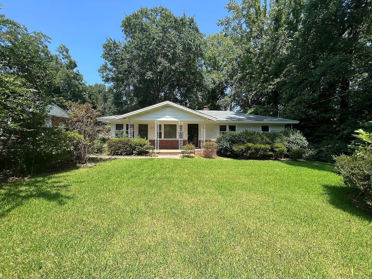 620 Bellhaven St — Photo 1