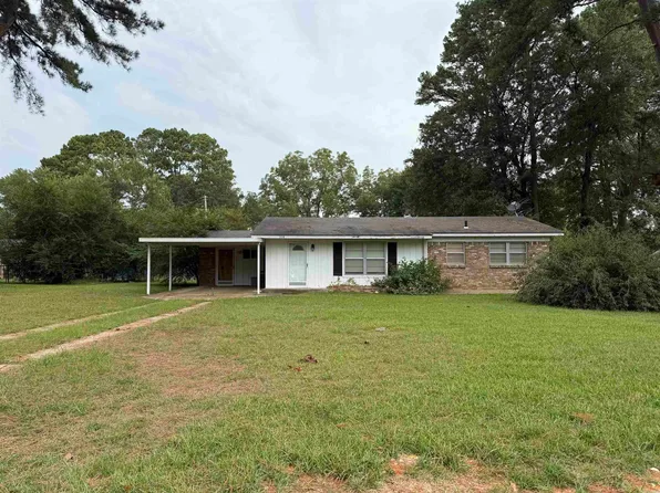 114 W Runnels St, Mineral Springs, AR 71851
