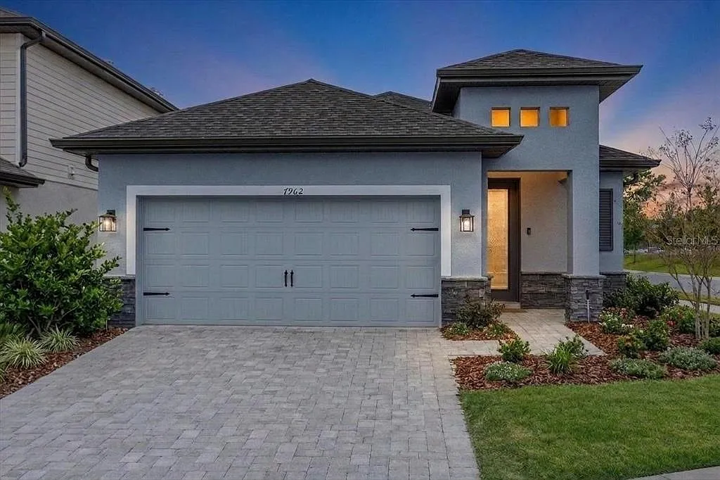 3 bed, 2.0 bath, 1553 sqft, $3,000 — Photo 1