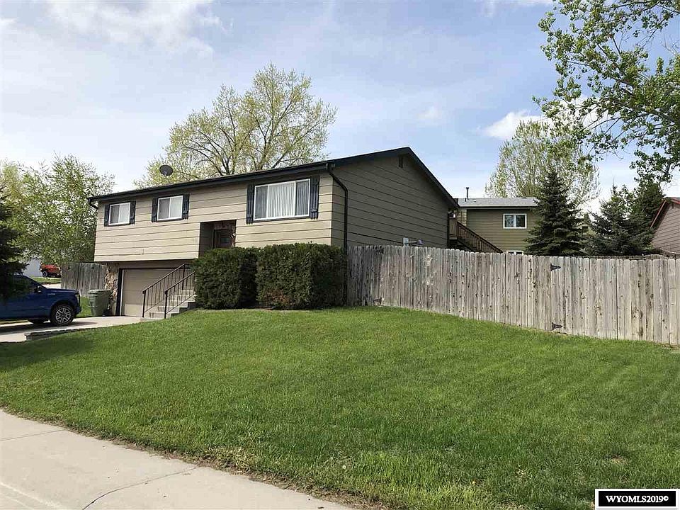 1st image of 1001 Riverbend Dr