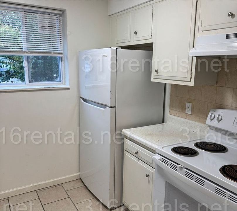 1st image of 1920 W Towanda Ave APT 20