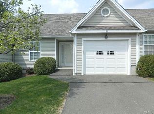 87 Haley Ln #87, Newtown, CT 06482