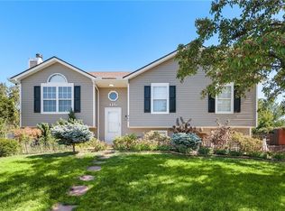 902 SE Sunnyside School Rd, Blue Springs, MO 64014