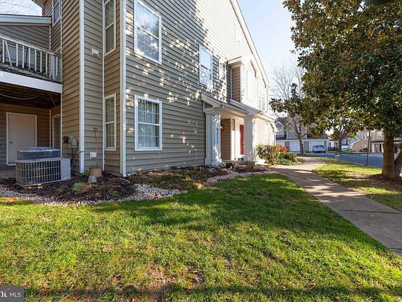 2nd image of 5111 King Henry Way #306