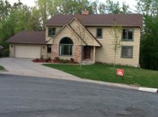 8711 Black Maple Dr, Eden Prairie, MN 55344