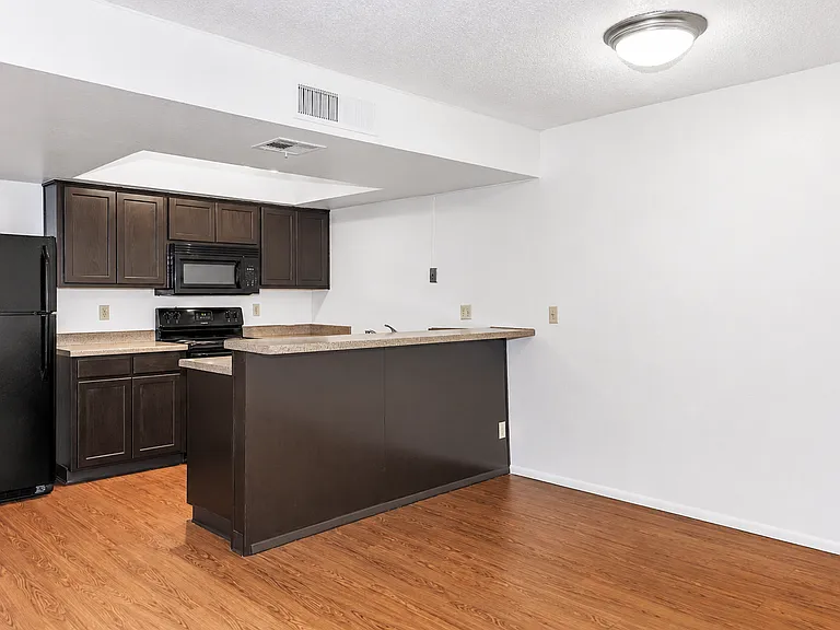 Rio Cancion Apartments — Photo 28