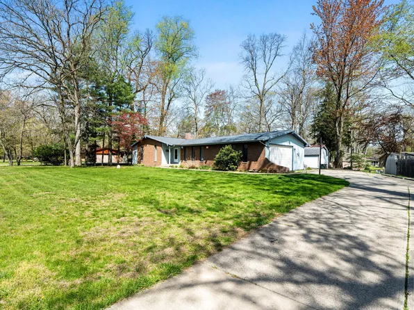 26326 Sweetbriar St, Edwardsburg, MI 49112