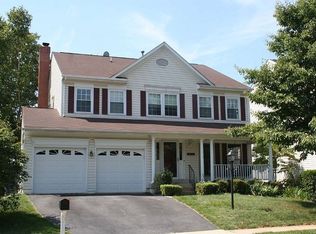 13716 Rosetree Ct, Chantilly, VA 20151