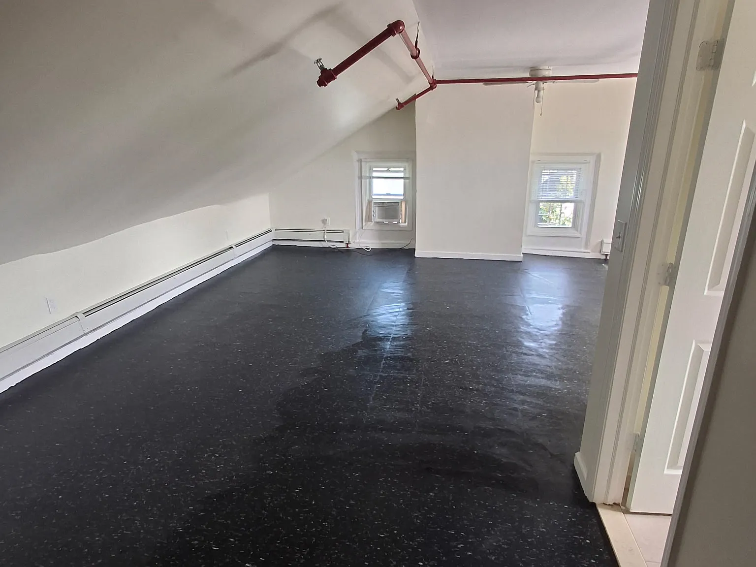 Studio, 1000 sqft, $1,899 — Photo 3
