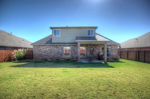 5th image of 1833 Woody Ln