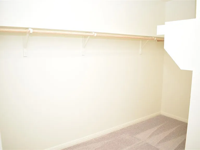 431 Robins Nest Ln — Photo 20