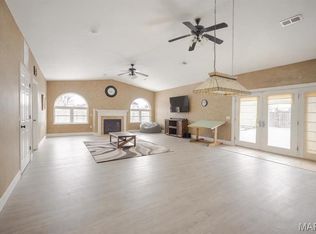 104 Chouteau Trace Pkwy, Granite City, IL 62040