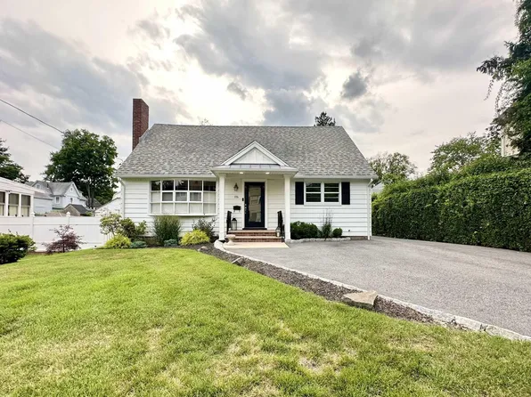 116 Pine Ave, New Milford, NJ 07646
