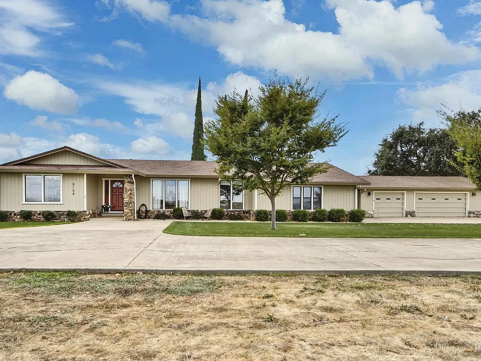 4 bed, 2800 sqft, $3,700 — Photo 1
