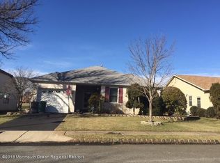 8 Suffolk Way, Marlboro, NJ