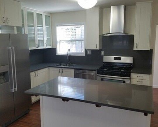 3rd image of 1707 Wellesley Ave